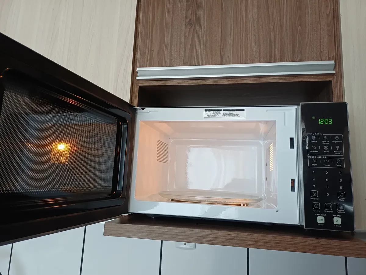 Micro-ondas Consul CMS46AR 32L Prata Espelhado com Menu Fácil