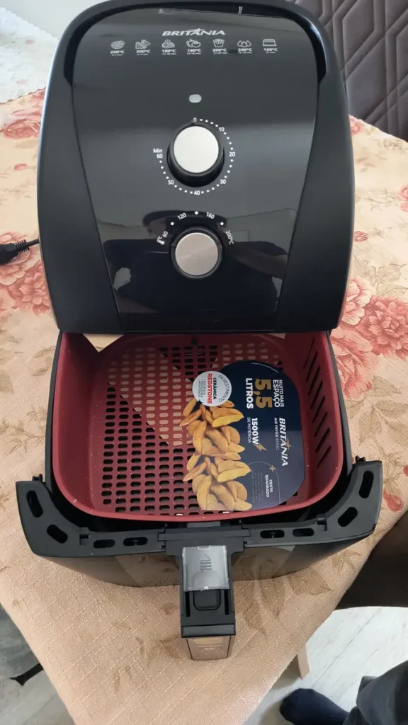 Air Fryer Britânia BFR50 5,5L Redstone 1500W